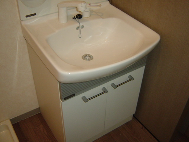 リベラル・プレイスの独立洗面台