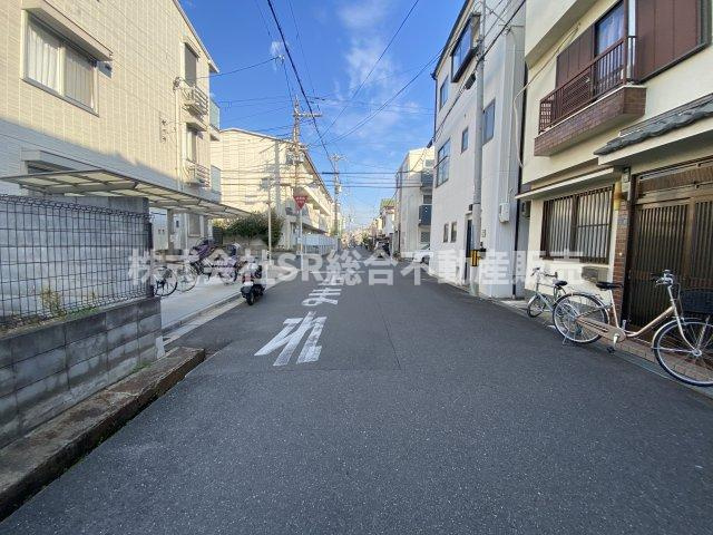 横沼町2丁目中古戸建の前面道路含む現地写真|東大阪市に密着した当社では、多種多様な不動産をご紹介することが可能です。
投資向け物件は弊社にお任せ下さいませ。