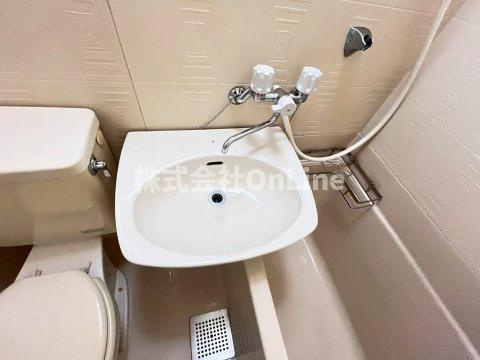 寿ビルの洗面所