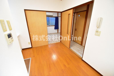 【居間・リビング】 | 西堤本通西戸建貸家