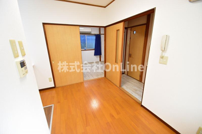 【居間・リビング】 | 西堤本通西戸建貸家