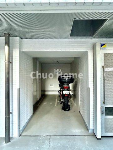 ステージファースト根岸の駐車場|【バイク置場】最新の空き状況や費用などの詳細は担当スタッフまでお問い合わせください。