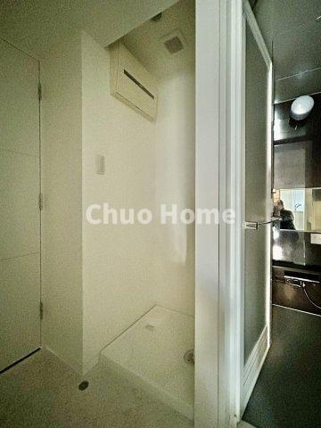 ステージファースト根岸のランドリースペース|【ランドリースペース】担当者がスケールを持ち歩いておりますので、ご見学時には現在お使いの洗濯機などがきちんと収まるかなどもチェックして下さい。見学前に測っておくと非常に便利だと思います。