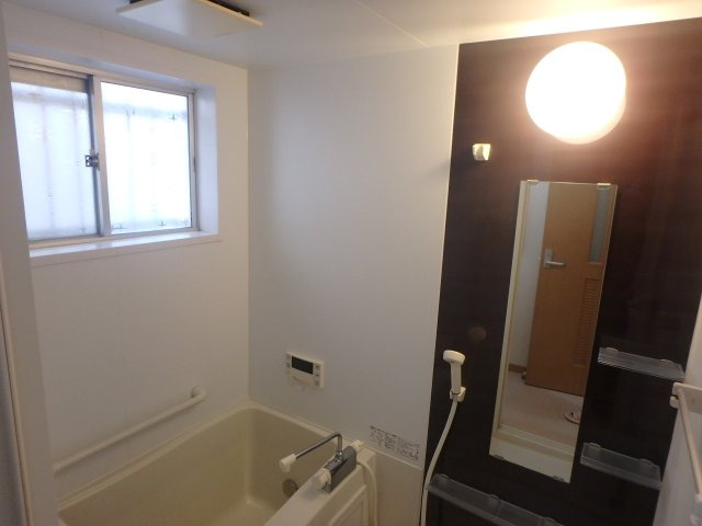 西堤2丁目貸家の浴室