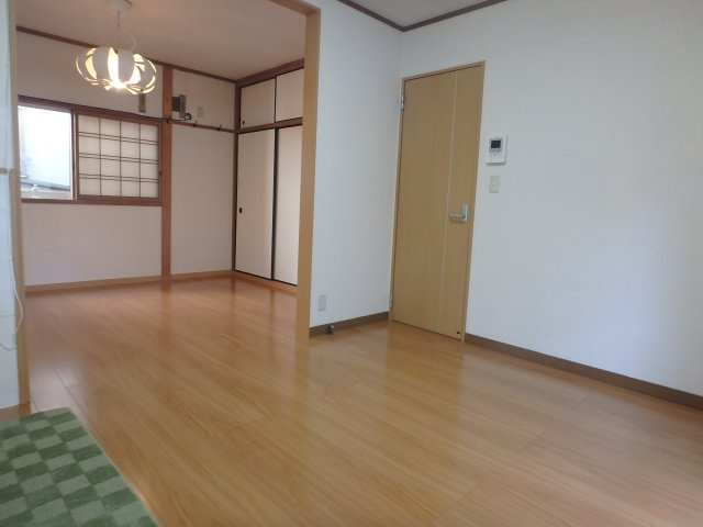 西堤2丁目貸家の居間・リビング