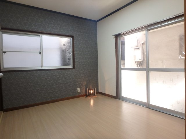 西堤2丁目貸家の洋室