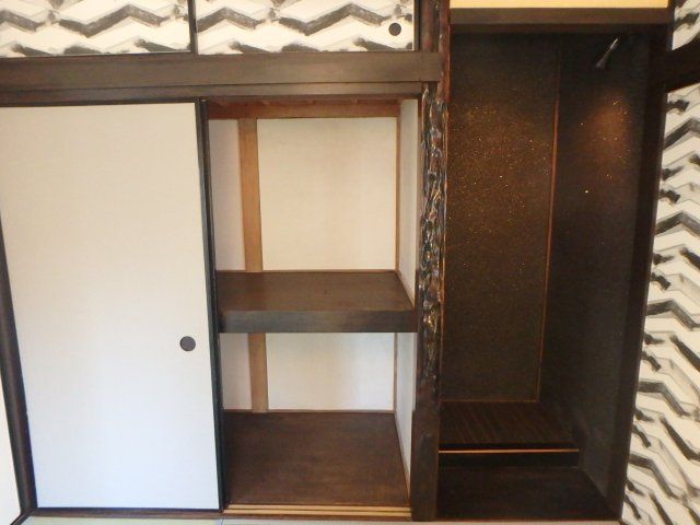 西堤2丁目貸家の収納