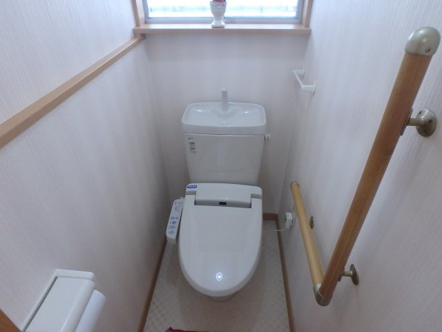 西堤2丁目貸家のトイレ