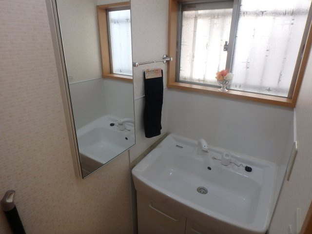 西堤2丁目貸家の独立洗面台