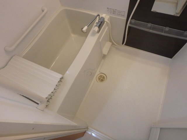 西堤2丁目貸家の浴室