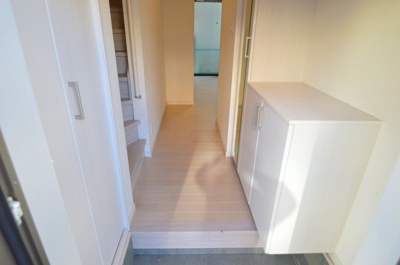 【玄関】 | サンシャイン菱江