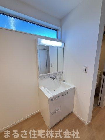 桜ヶ丘町　モデルハウスの独立洗面台