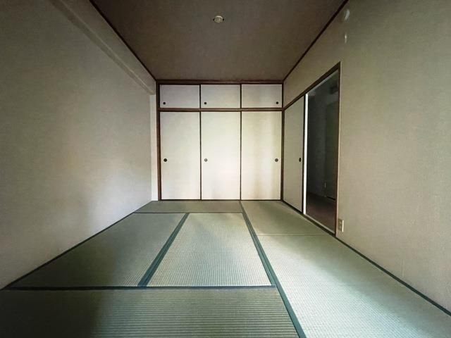 寝屋川東ファミリータウン西四番館の和室