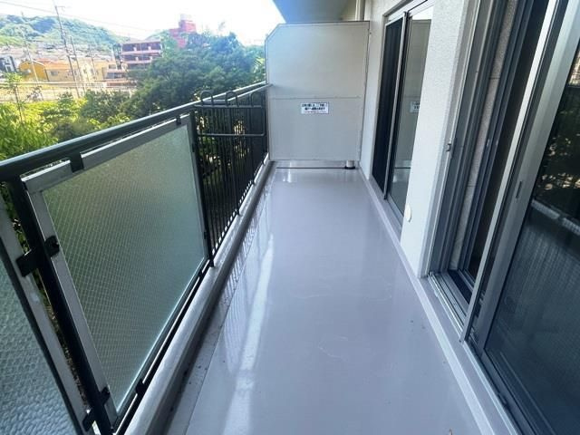 寝屋川東ファミリータウン西四番館のバルコニー