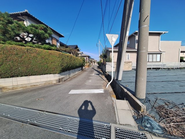 藤岡市上戸塚売土地の前面道路含む現地写真