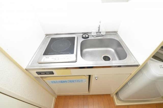 電気コンロ付きのコンパクトなキッチンです！