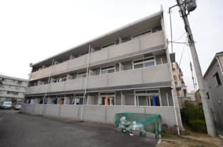 レオパレスクレストの外観