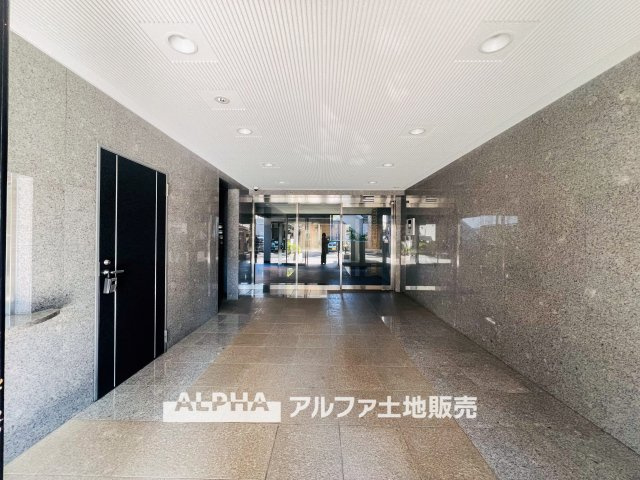 アイディーコート府中のロビー|【lobby】
◆ロビー◆共用部は管理の行き届いた綺麗なスペース。いつも明るく家族を、来客を出迎えてくれる大切な場所です。