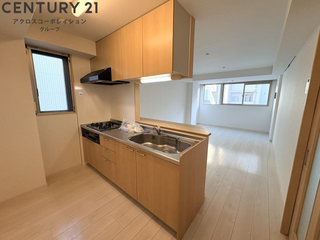 ３口ガスコンロついてます