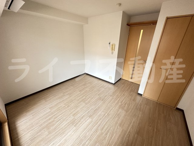 M’プラザ布施駅前の居間・リビング|こちらの居間で趣味の時間をお楽しみください