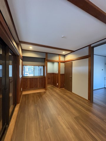 【間取り】 | 「食洗器」搭載で、食後のお片付けの負担を減らしてくれますよ！
ダイニングキッチンには「出窓」があり自然光たっぷり取り込めます♪