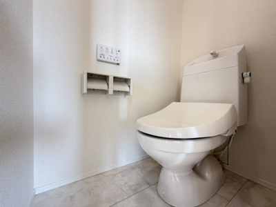 【トイレ】 | うるま市赤野（全3棟）B号棟 | B号棟　温水洗浄便座♪