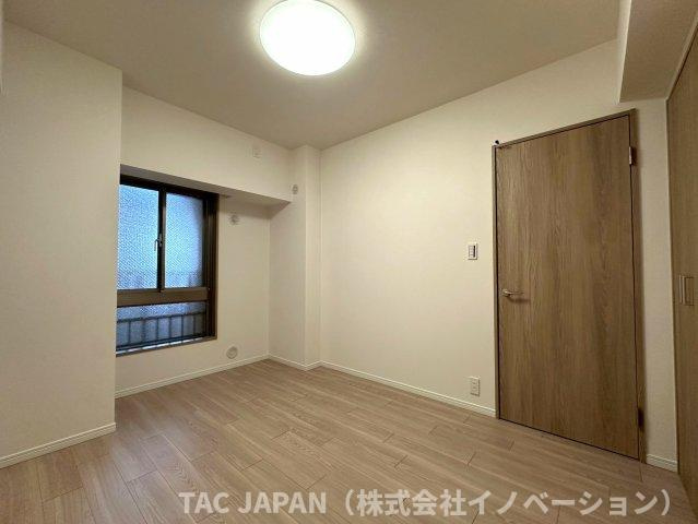 ジェイパーク北千住モナクレイスの収納|コンセントやクローゼット・エアコンも設置できお部屋としてお過ごしいただける約６．０帖の納戸。