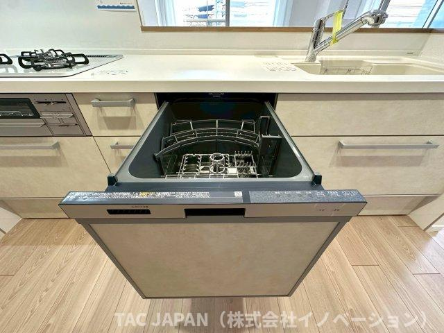 ジェイパーク北千住モナクレイスのキッチン|【ビルトイン食器洗浄乾燥機】
食事の時間がバラバラでも最後の人がスイッチを入れれば洗い物が完了。家事の時短に大活躍。