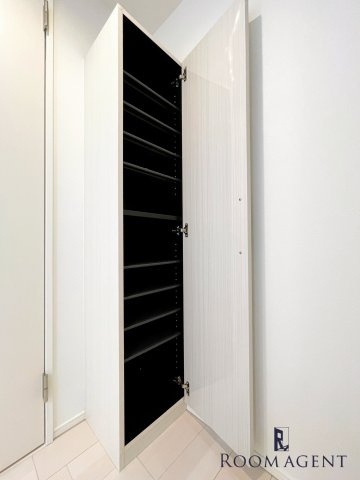 カーサルーチェ黄金の玄関