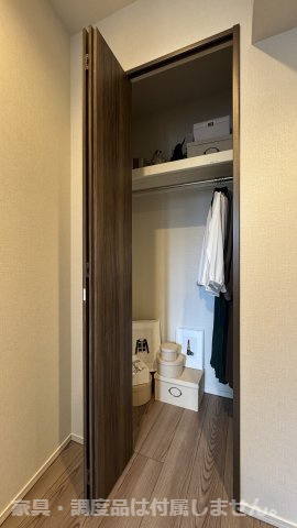 ネベル北四番丁　priéreの収納|寝室　WIC（ウォークインクロゼット）
※家具・小物（調度品）は販売価格に含まれません。
2025年2月撮影