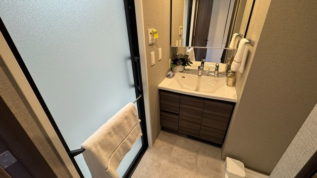 ネベル北四番丁　priéreの脱衣所|ヘルスメーターもすっきり収納できるスペースがあります。※家具・小物（調度品）は販売価格に含まれません。
2025年2月撮影