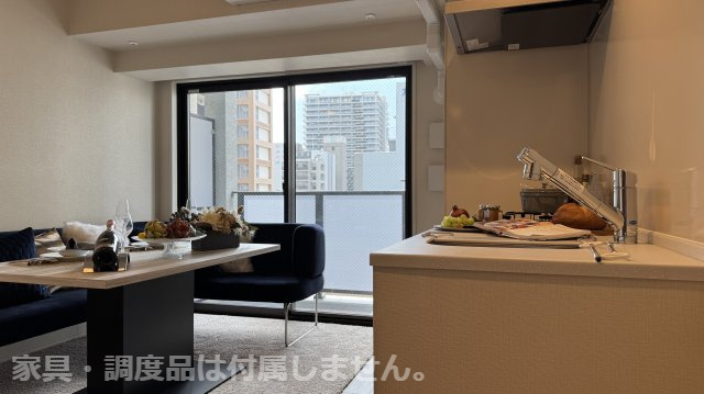 ネベル北四番丁　priéreの居間・リビング|
生活音に配慮した二重床・二重天井を採用。
※家具・小物（調度品）は販売価格に含まれません。
2025年2月撮影