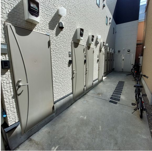 do La Tour 中野　(ドゥラトゥールナカノ)の玄関|
