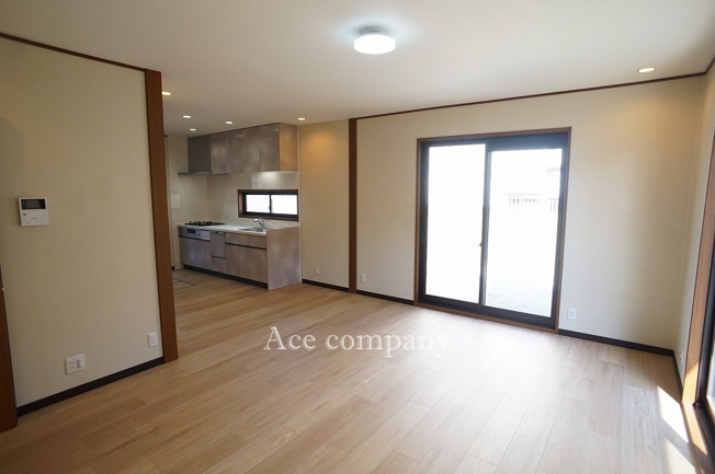 【居間・リビング】 | 八尾市久宝園2丁目 | 【LDK：約16帖】