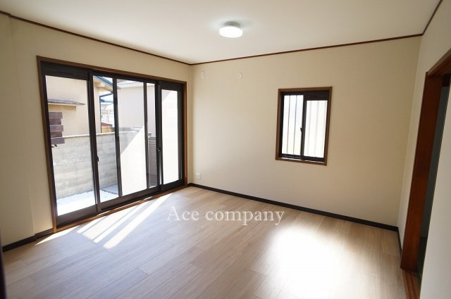 【寝室】 | 八尾市久宝園2丁目 | 【1階：ゆったり洋室8帖】