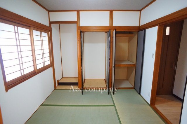【内装】 | 八尾市久宝園2丁目 | 【1階：和室4.5帖】収納完備です♪