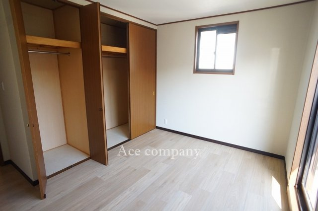 【子供部屋】 | 八尾市久宝園2丁目 | 【2階：東側洋室6.5帖】大容量のクローゼット完備です！