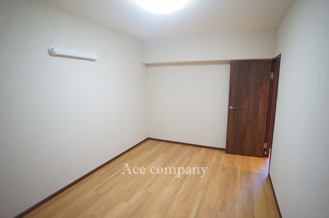 【子供部屋】 | ファミリーコーポ今福 | 【中央洋室：約4.5帖】エアコン先行配管済みです☆