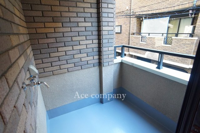 【バルコニー】 | 東大阪市長堂2丁目 | リビングに面した2階のバルコニー☆西向き☆水栓完備です☆3階にもバルコニーあります☆