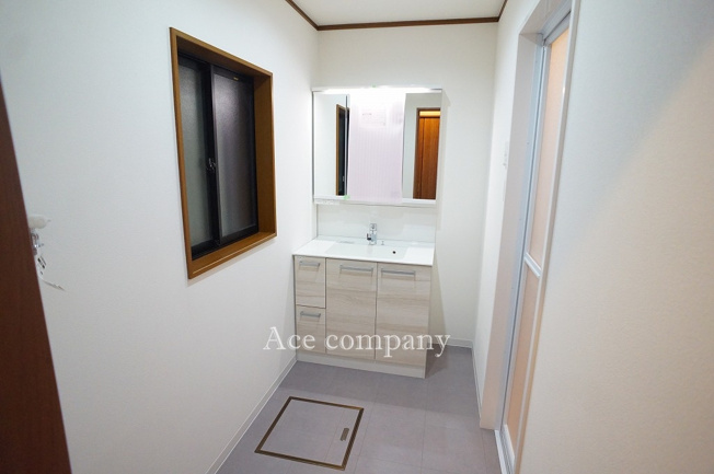 【ランドリースペース】 | 東大阪市長堂2丁目 | 洗面台新調です☆