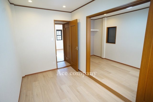 【子供部屋】 | 東大阪市長堂2丁目 | 【3階：洋室4帖】生活スタイルで変更可能、2ドア1ルームです♪