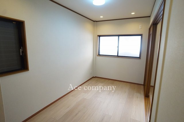 【子供部屋】 | 東大阪市長堂2丁目 | 【3階：洋室5.5帖】生活スタイルで変更可能、2ドア1ルームです♪