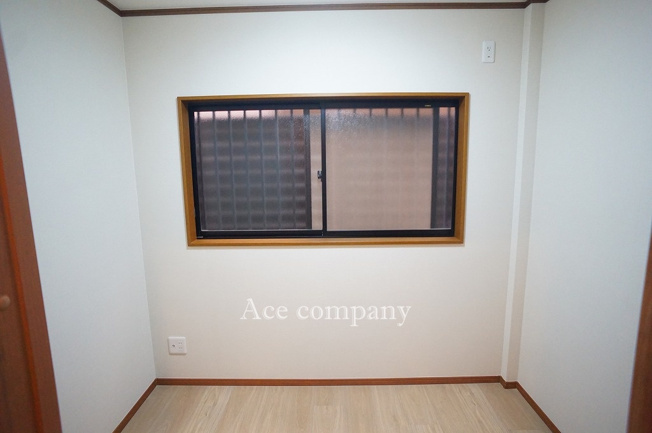 【内装】 | 東大阪市長堂2丁目 | 【1階：納戸2帖】多目的にご使用可能な納戸です♪