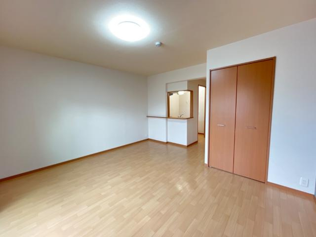 グランベル三山木の居間・リビング|洋室