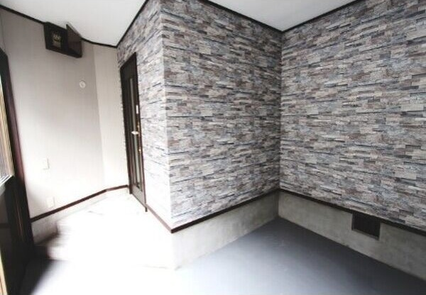 高柳2丁目大型倉庫付貸家の駐車場