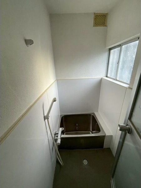 高柳2丁目大型倉庫付貸家の浴室