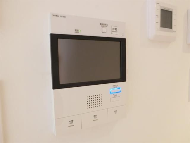 ZOOM広尾の内装|■ダウンライト■内装コンクリート■スポットライト■床暖房