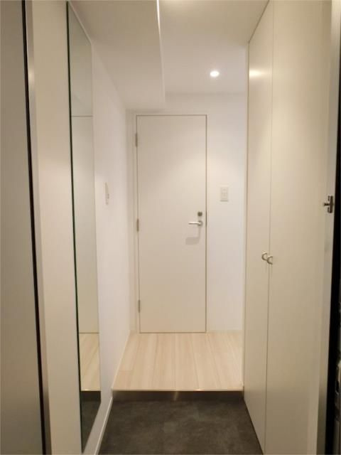 ZOOM広尾の玄関|■モニタ付インターホン■シューズクローゼット■ダウンライト