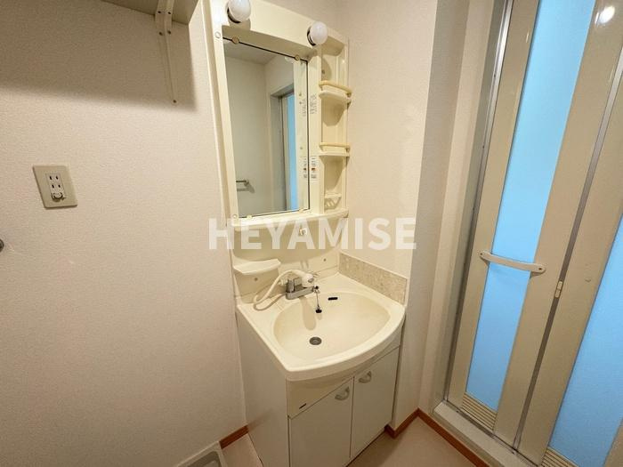 セジュールたさきA棟の洗面所|※同物件反転タイプの写真でございます※現況を優先します※