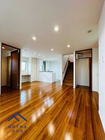 宗像市自由ヶ丘南４丁目　戸建ての居間・リビング